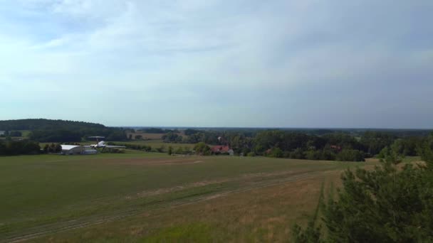 Aviones Tierra Hilly Summer Fields Brandenburg Alemania Verano Imágenes Cinematográficas — Vídeo de stock