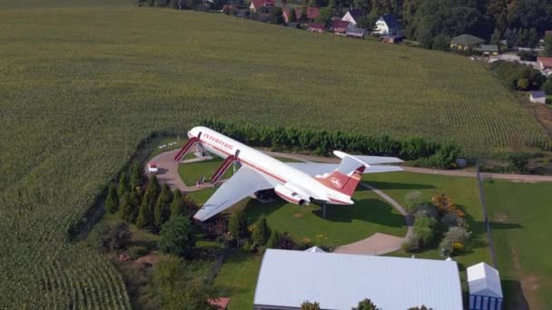 Samolot Ziemi Pagórkowate Letnie Pola Brandenburgia Niemcy Lato Malejący Dron — Wideo stockowe