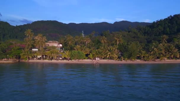 Backpacker Wyspa Tajlandia Koh Chang Kai Bae Beach Wieczorem 2022 — Wideo stockowe