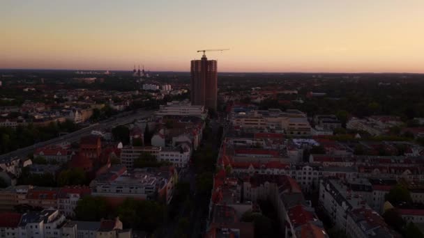 Tranquilo Atardecer Cielo Sobre Ciudad Distrito Ciudad Berlín Steglitz Zehlendorf — Vídeo de stock