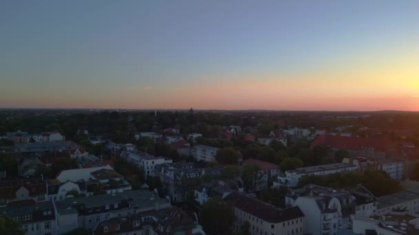 Friedlicher Abendsonnenuntergangshimmel Über Der Stadt Berlin Bezirk Steglitz Zehlendorf Deutschland — Stockvideo