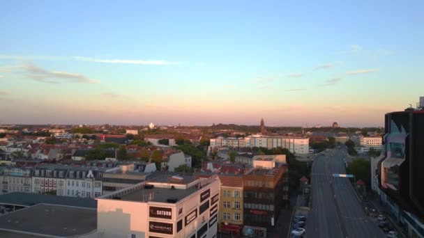 Tranquilo Atardecer Cielo Sobre Ciudad Distrito Ciudad Berlín Steglitz Zehlendorf — Vídeos de Stock