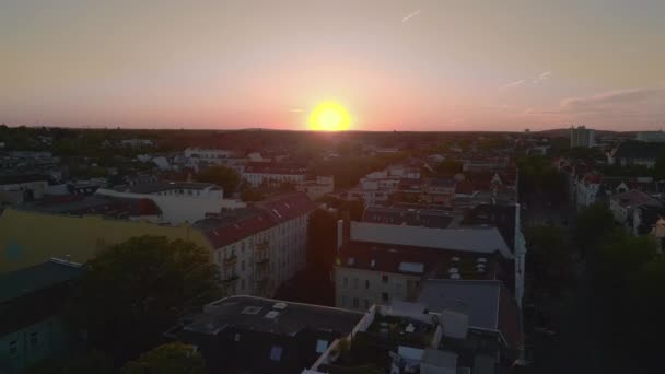 Tranquilo Atardecer Cielo Sobre Ciudad Distrito Ciudad Berlín Steglitz Zehlendorf — Vídeo de stock