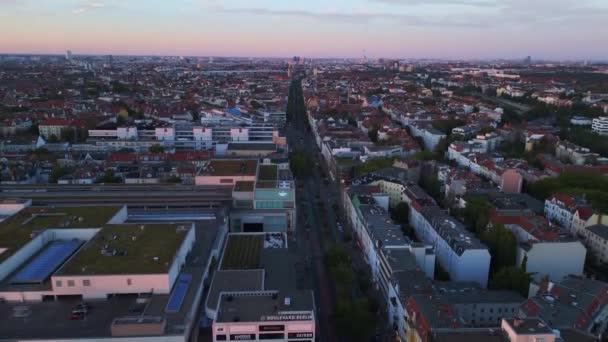Tranquilo Atardecer Cielo Sobre Ciudad Distrito Ciudad Berlín Steglitz Zehlendorf — Vídeos de Stock