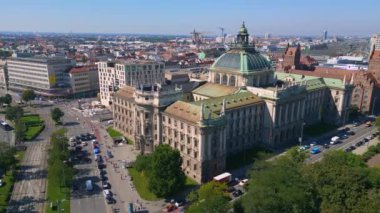 Münih Şehir Merkezi, Almanya Bavyera, yaz açık gökyüzü, 23. Panorama, İHA 4k sineması