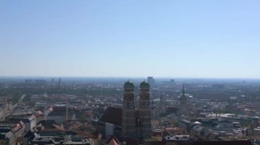 Frauenkirche Kilisesi 'nin Münih Kuleleri. Eski kasaba, Almanya Bavyera. 23. 