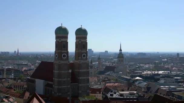 Munich Torres Frauenkirche Iglesia Ciudad Vieja Alemania Bávaro Verano Cielo — Vídeos de Stock