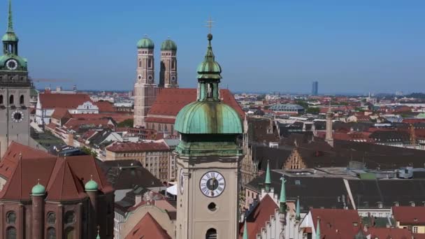 München Stad Kyrkor Gamla Stan Frauenkirche Peter Tyskland Bayerska Sommar — Stockvideo