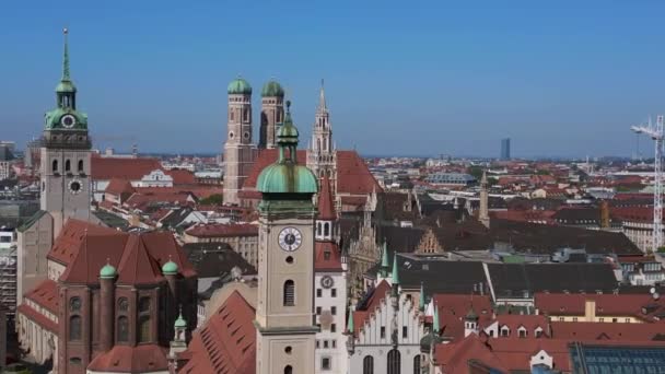 München Stad Kyrkor Gamla Stan Frauenkirche Peter Tyskland Bayerska Sommar — Stockvideo