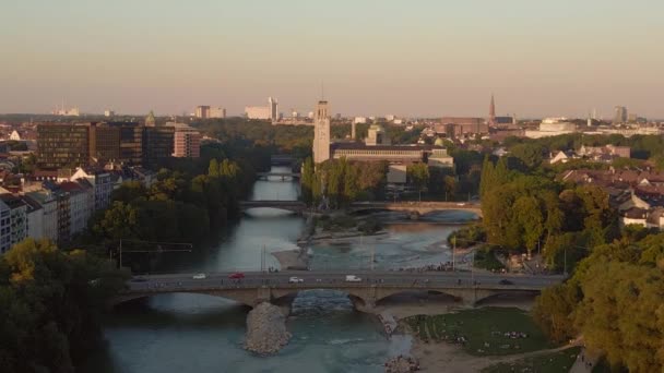 Munchen Râu Isar Pod Plajă Park Germania Bavaria Vară Cer — Videoclip de stoc