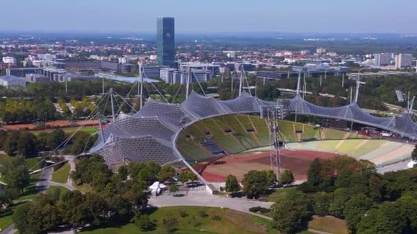 Πολυλειτουργικό Στάδιο Μονάχου Στο Ολυμπιακό Πάρκο Γερμανία Βαυαρικό Ηλιόλουστο Καθαρό — Αρχείο Βίντεο