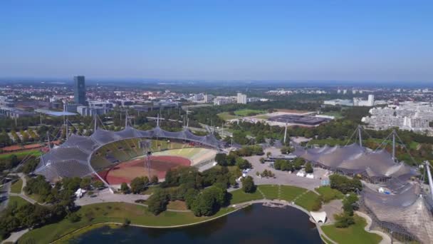 Stade Multifonctionnel Munich Dans Parc Olympique Allemagne Bavarois Ciel Clair — Video