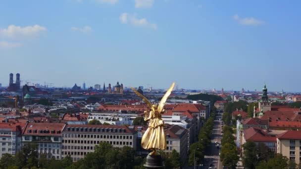 Gold Angel Peace Column Cidade Cidade Munique Alemanha Baviera Verão — Vídeo de Stock