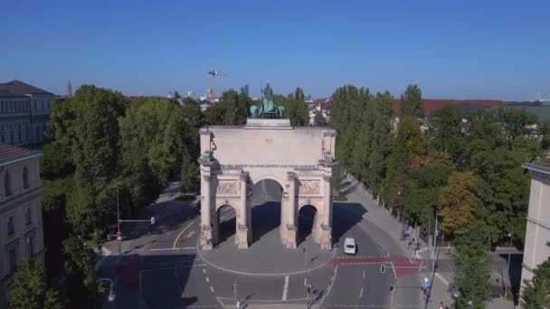 Puerta Victoria Ciudad Munich Alemania Bavarian Verano Cielo Azul Soleado — Vídeos de Stock