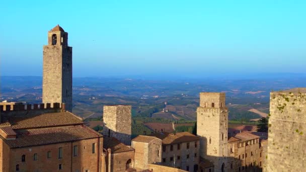 Amurallado Medieval Hill Tower Ciudad Toscana Italia San Gimignano Sobrevuelo — Vídeo de stock