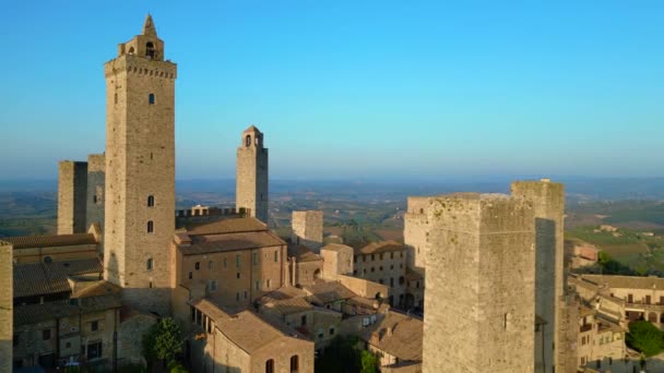Amurallado Medieval Hill Tower Ciudad Toscana Italia San Gimignano Dron — Vídeos de Stock