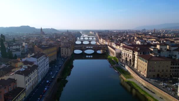 Middeleeuwse Bruggenstad Florence Rivier Arno Toscane Italië Panorama Overzicht Drone — Stockvideo