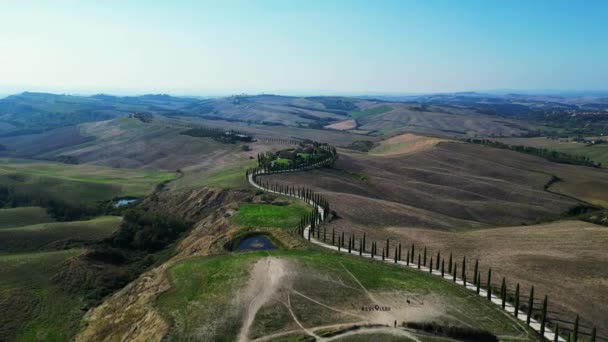 Itália Ciprestes Estrada Beco Rural Toscana Panorama Visão Geral Drone — Vídeo de Stock