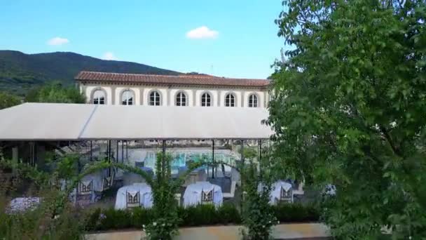 Charlie Lua Mel Piscina Villa Toscana Itália Sobrevoo Sobrevoo Drone — Vídeo de Stock