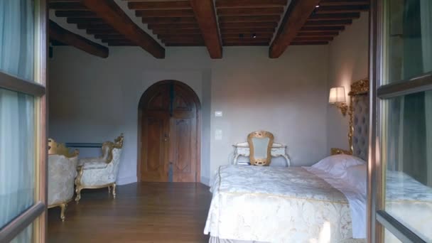 Luxury Room Charlie Relais Villa Tuscany Italy Fly Reverse Drone — Stock Video