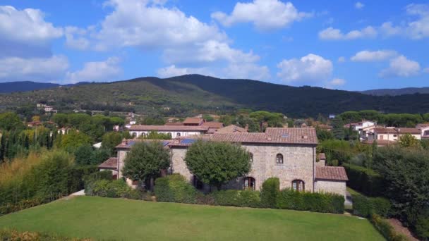 Toskana Villa Italien Charlie House Landleben Übersicht Drohne Cineastisch — Stockvideo