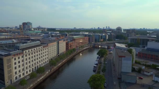 Berlin Belvárosában Németország Európa Nyári Nap 2023 Ereszkedő Drón Mozi — Stock videók