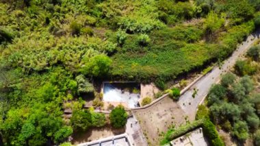 İHA. Tuscany Vadisi Zeytin Şarap Tarlası Ttaly Doğa Ekim 2023 İHA yüksek kaliteli 4K görüntü