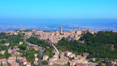 İnsansız hava aracı Volterra Kasabası Orta Çağ İtalya Tepesi Tuscany Ekim 2023.