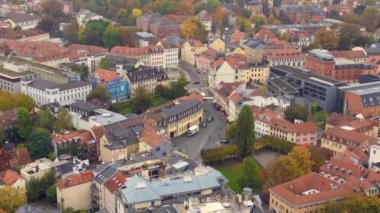 Weimar eski kasaba kültür kenti Thuringia Almanya 2023 panorama yörüngesinde 4k görüntü kaydı düştü.