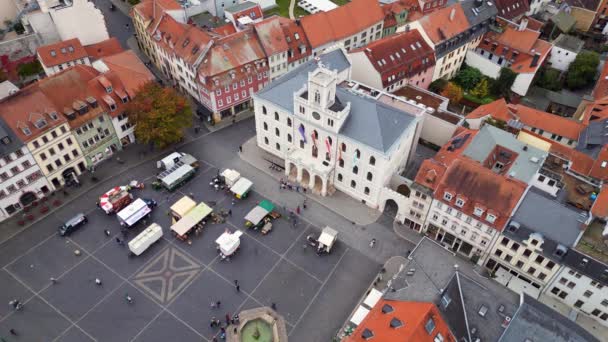 ワイマールの古い町文化都市Turingiaドイツは2023年秋に落下します 無人機は4K映像の上からの映像を撮影しました — ストック動画