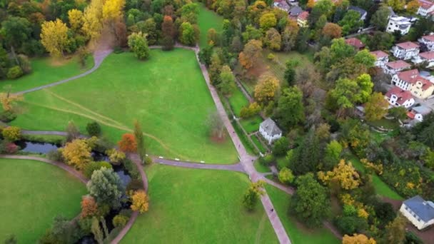 Jardín Weimar Goethe House Turingia Park German Fall Drone Shot — Vídeo de stock