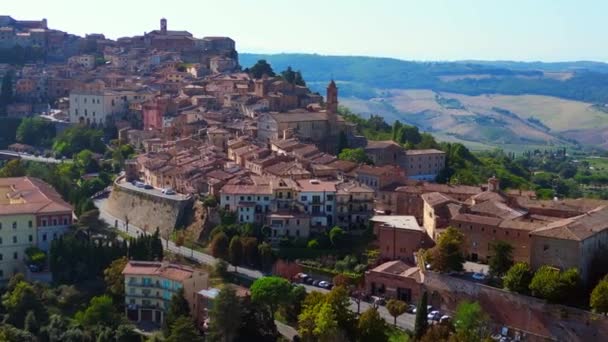Montepulciano Toscana Pueblo Medieval Montaña Amplia Órbita Vista General Drone — Vídeo de stock