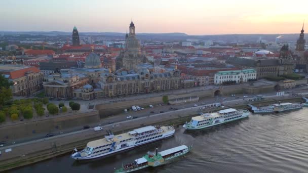 Sunset Dresden Kyrka Katedralen Floden Fallande Drönare Landskap Bilder — Stockvideo