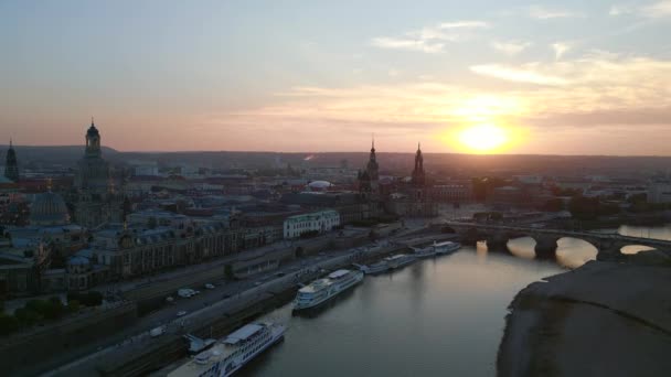 Захід Сонця Дрезденська Міська Церква Соборна Річка Панорамний Огляд Безпілотника — стокове відео