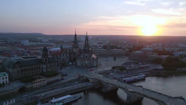 Захід Сонця Дрезденський Собор Міст Річка Муха Зворотній Дрон Пейзажні — стокове відео