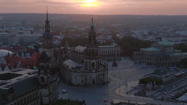 Sunset City Dresden Cathedral Γέφυρα Ποταμού Πουλιά Άποψη Drone4K Τοπίο — Αρχείο Βίντεο