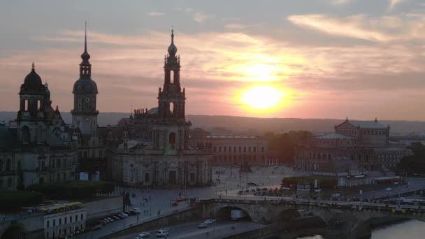 Захід Сонця Дрезденський Собор Міст Річка Висхідний Безпілотник Ландшафтний Знімок — стокове відео