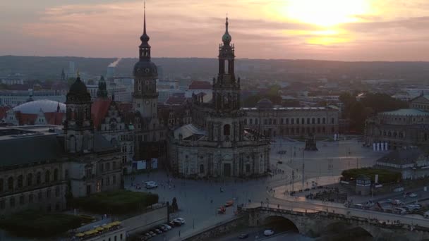 Sunset City Dresden Cathedral Γέφυρα Ποταμού Ανεβαίνουν Drone Τοπίο Πλάνα — Αρχείο Βίντεο