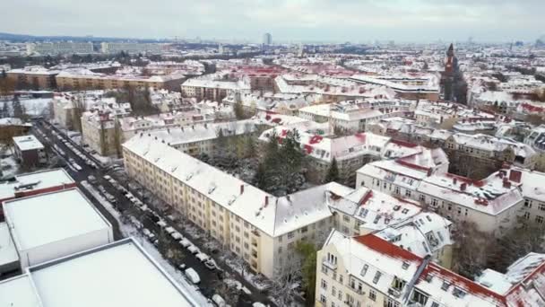 Snowy Winter Berlijn Sneeuwdaken Bewolkte Lucht Snelheid Helling Hyperlapse Motionlapse — Stockvideo