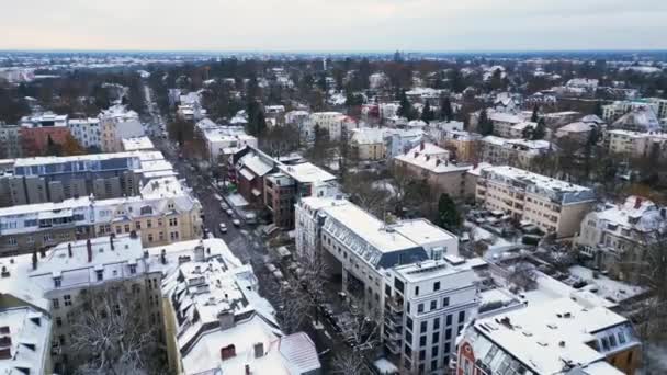 Śnieżna Zima Berlin Dachy Śniegu Chmurne Niebo Prędkość Rampy Hiperlapse — Wideo stockowe