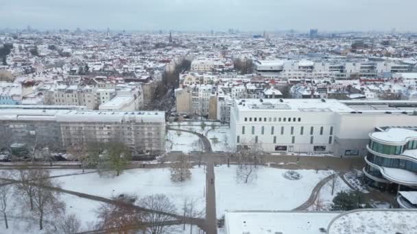 Sněžná Zima Berlín Snow Střechy Oblačné Nebe Panorama Přehled Drone — Stock video