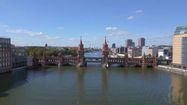 Berlin Oberbaum Puente Río Juerga Frontera Este Oeste Alemania Rampa — Vídeo de stock