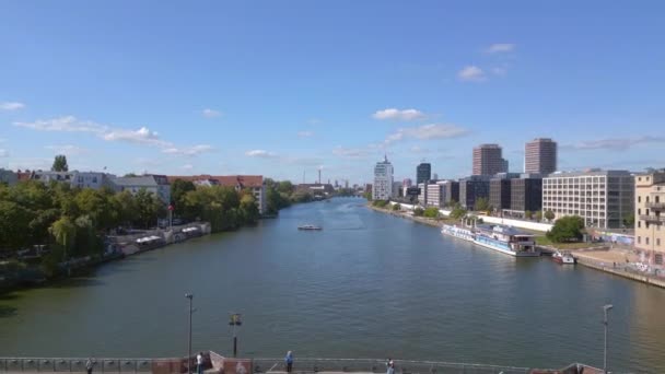 Berlin Oberbaum Puente Río Juerga Frontera Este Oeste Alemania Sobrevuelo — Vídeos de Stock