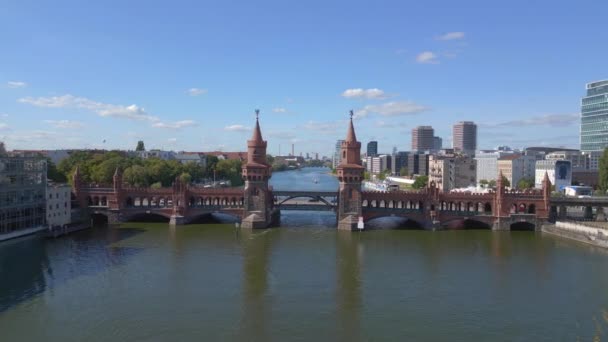 Berlin Oberbaum Ponte Fiume Furia Confine Est Ovest Tedesco Sorvolo — Video Stock