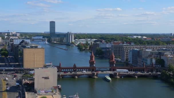 Berlin Oberbaum Puente Río Juerga Frontera Este Oeste Alemania Panorama — Vídeo de stock