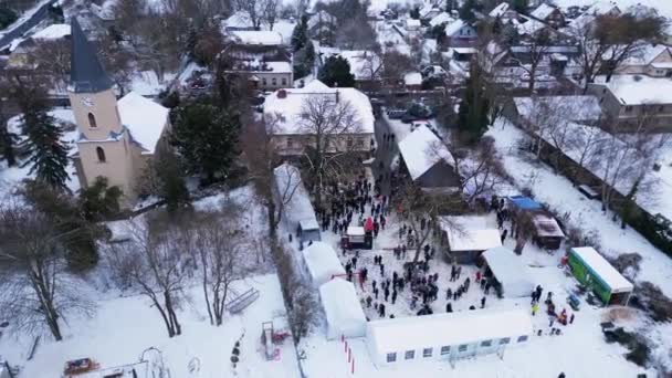 Weihnachtsmarkt Winterschneedorf Trübes Deutschland Panorama Orbit Drohne Drohnenmaterial — Stockvideo