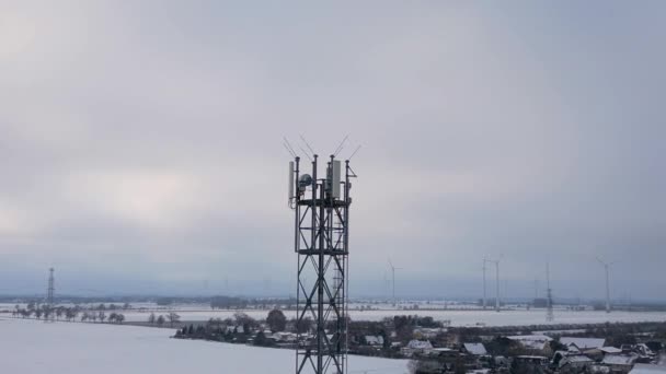 Πύργος Κινητής Τηλεφωνίας Κατάρτι Τηλέφωνο Μετάδοσης Χειμώνας Χιόνι Κύκλος Drone — Αρχείο Βίντεο