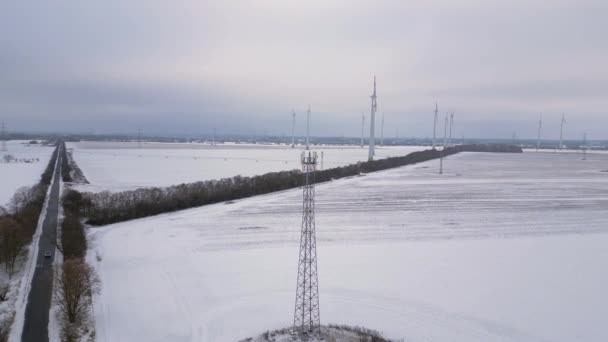 Komórka Wieży Komórkowej Maszt Transmisji Telefonu Winter Snow Szeroki Przegląd — Wideo stockowe
