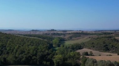 Köy evi manzarası, Tuscany İtalya. İHA. Panorama İnsansız Hava Aracı Yüksek kalite 4K görüntü