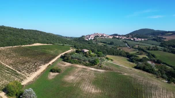 Krajobraz Wsi Fall Toskania Włochy Dron Latać Odwrotny Dron Wysokiej — Wideo stockowe